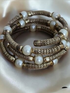 Vintage Gold Tone Mesh Faux Pearl Coil Wrap Bracelet Popcorn Chain